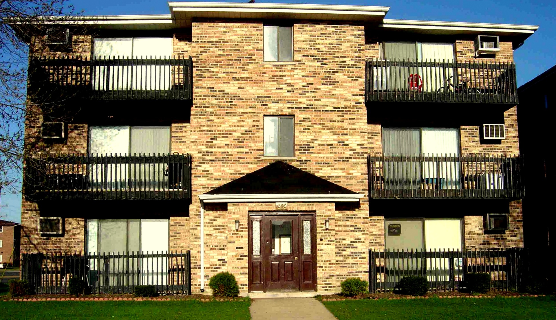 Arrowtree Apartments exterior in Okemos Michigan