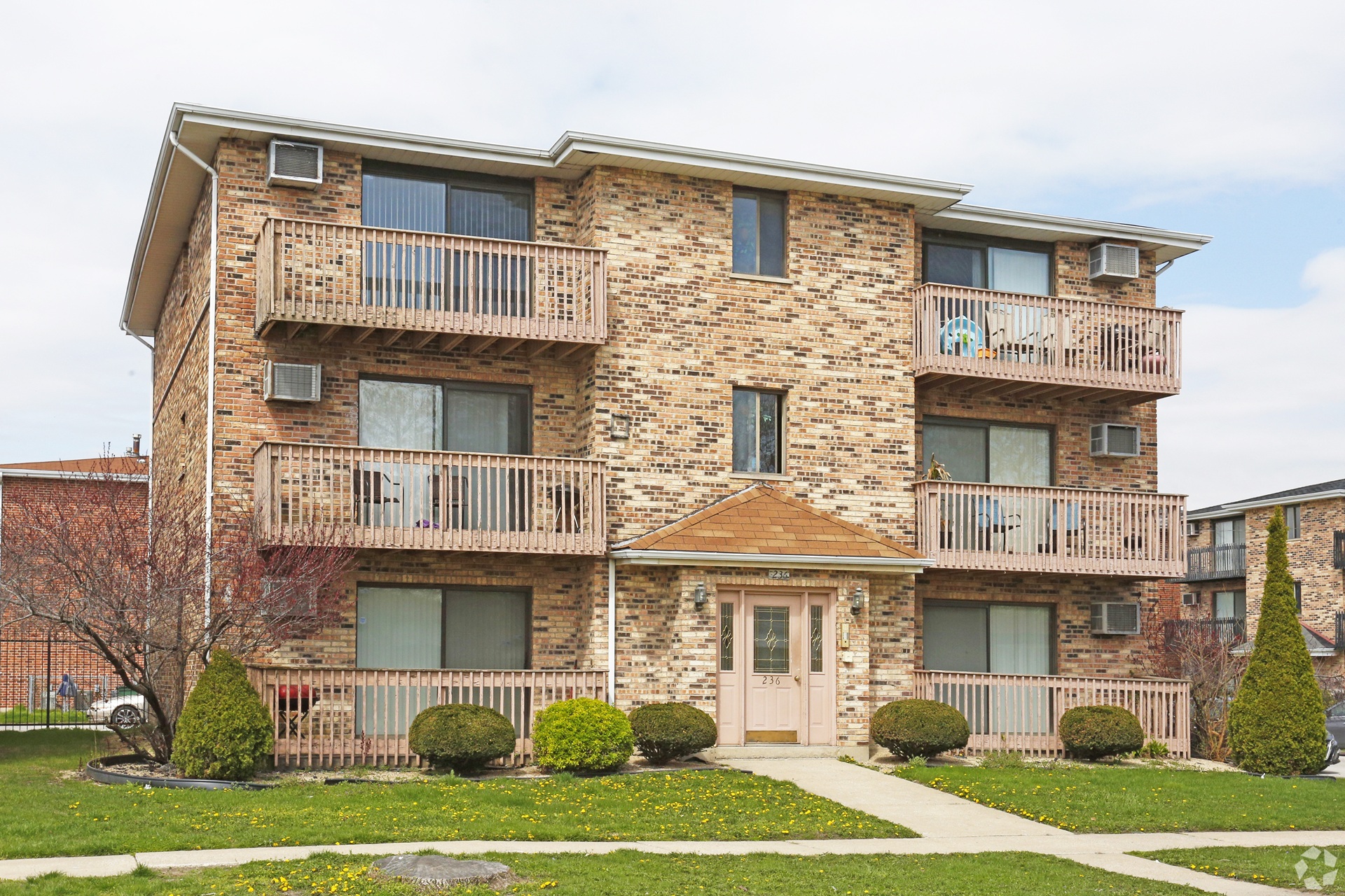 Dynasty Properties exterior in Calumet City Illinois