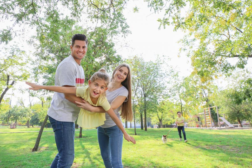 Residents enjoying apartment living in Calumet City Illinois