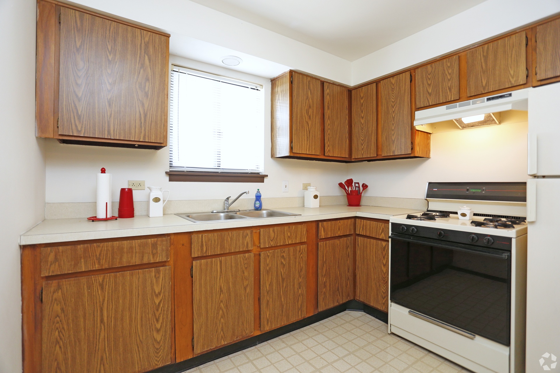 Arrowtree Apartments kitchen in Okemos Michigan